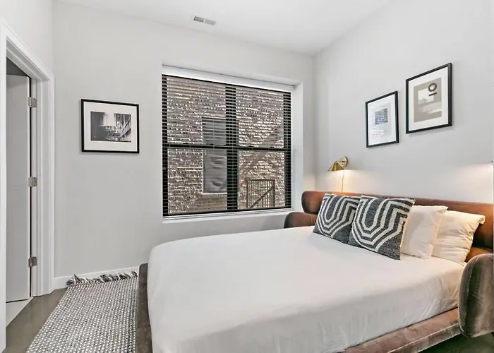 Cozy & Modern 3Br Apartment - Division 201W